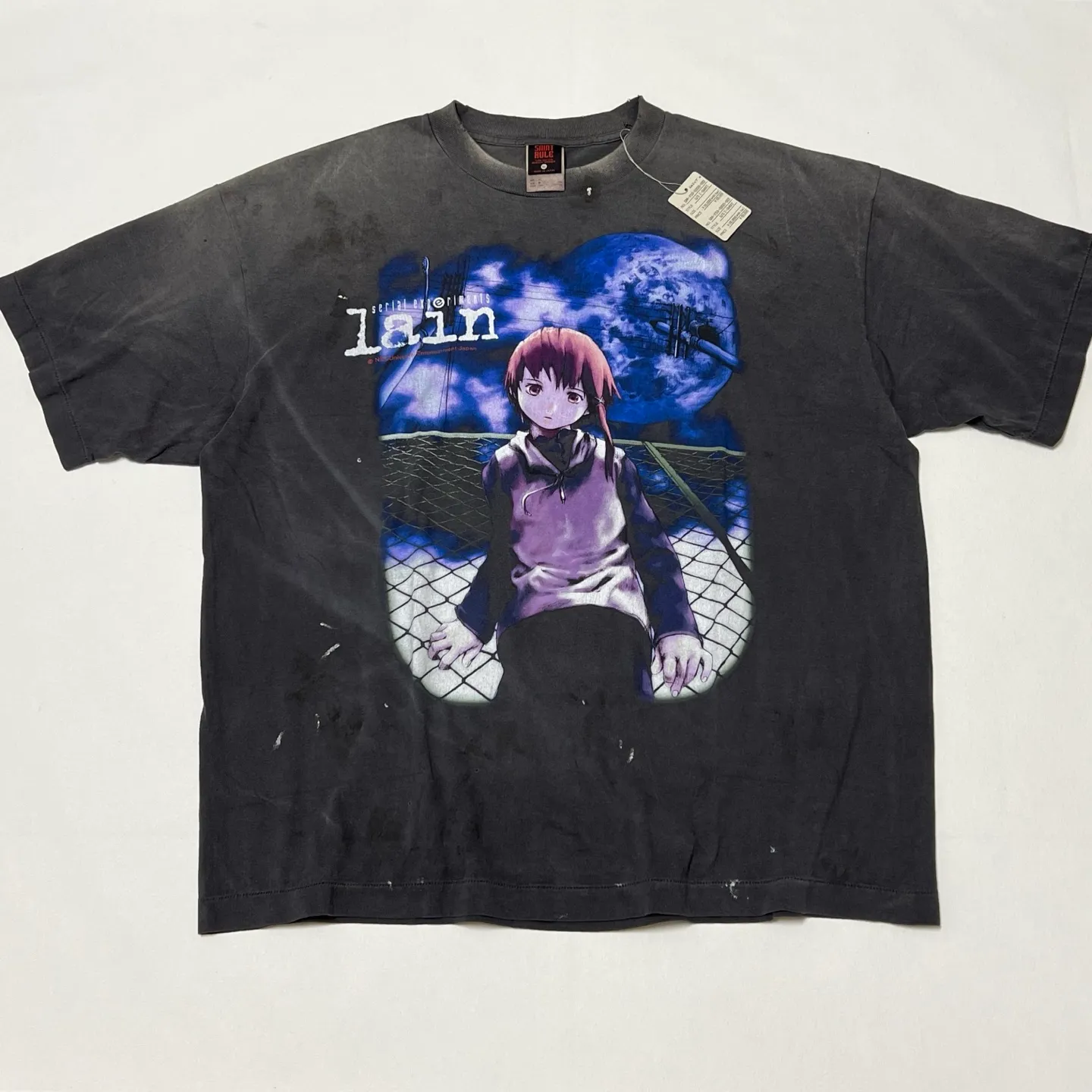 SAINT Mxxxxxx × serial experiments lain × GEEKS RULE GS_SS TEE/LAIN/BLK Sci-fi anime <Lingyin> co-branded ringing tone distressed short-sleeves Washed black S-XL Super rich and delicate printing technology perfectly shows the authentic details Customized co-branded accessories The real correct version Ready-made clothes Assute dyeing Washed to make old Maliu water faded
